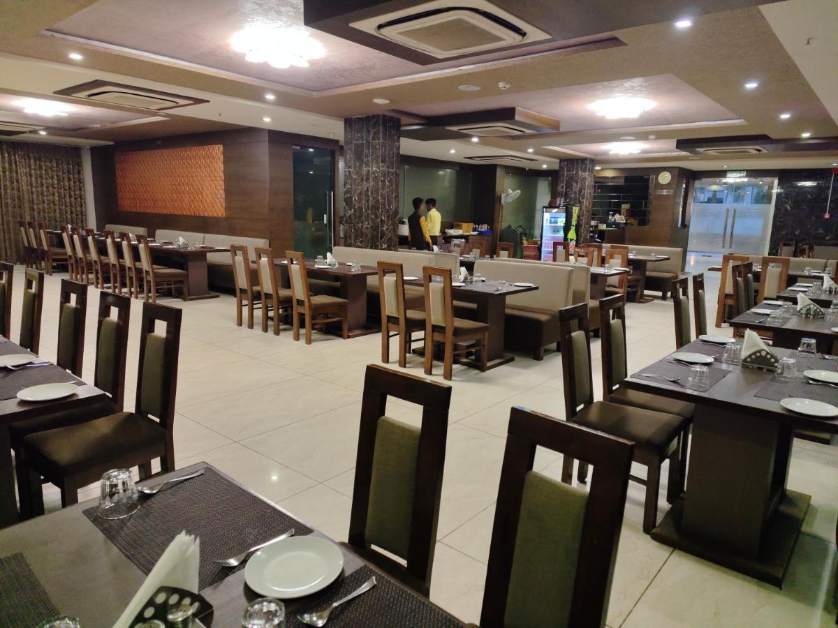 Tgv Hotel Ahmedabad Extérieur photo